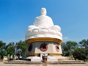 Буддийские храмы во Вьетнаме. Пагода Лонг Шон в Нячанге (Chùa Long Sơn)