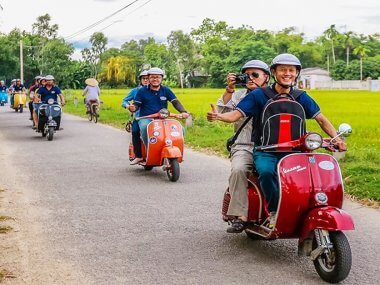 Мопеды Vespa во Вьетнаме