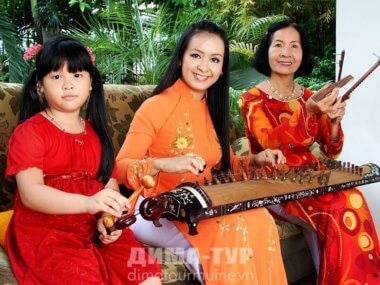 Музыкальные инструменты Вьетнама. Шестнадцатиструнная цитра чань (tranh)