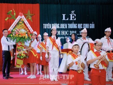 Пионеры и пионерские галстуки во Вьетнаме